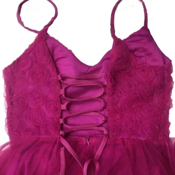 Giffniseti Women's Prom Dress Features 3D Rose Print, Layered Tulle and High-End - Picture 7 of 8